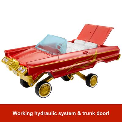 WWE Low Rider Car + Rey Mysterio Main Event Figure