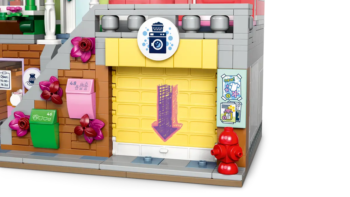 LEGO® Friends Heartlake City Apartments and Stores (42670)