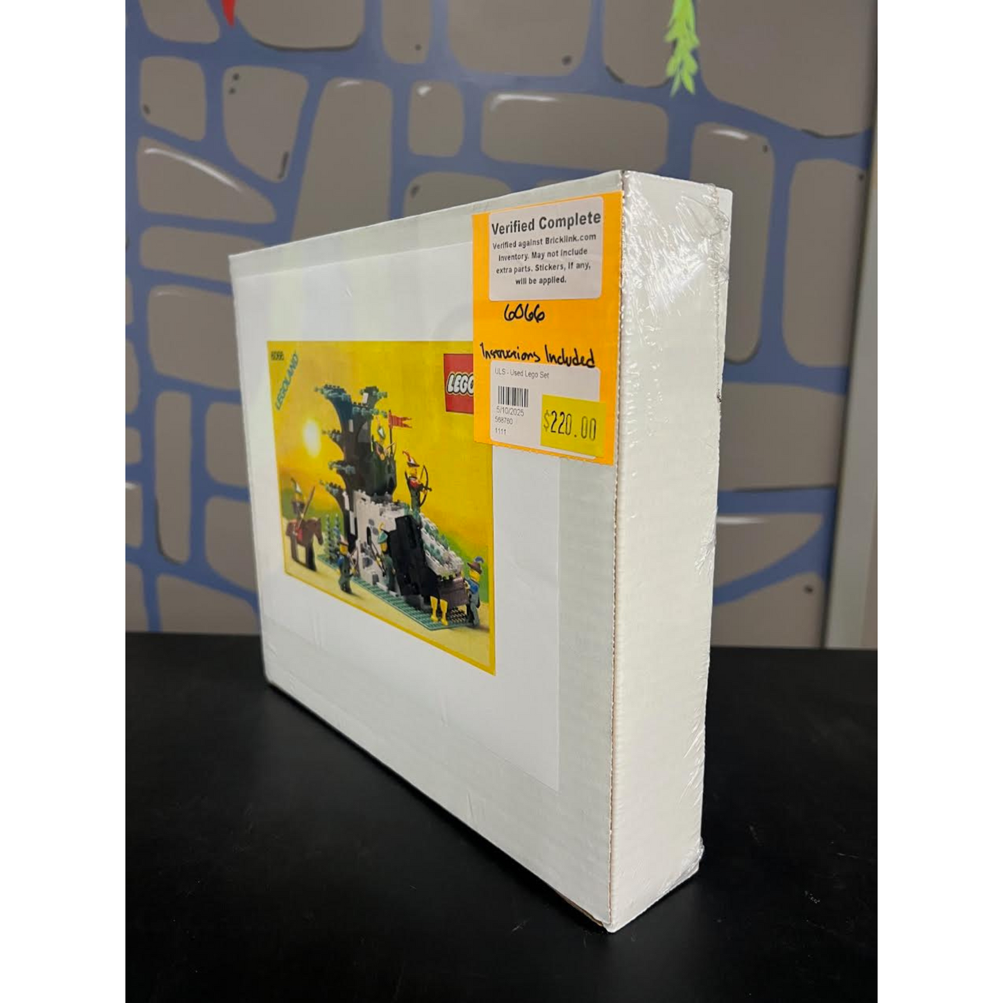 LEGO® Camouflaged Outpost (6066) (Pre-Owned)