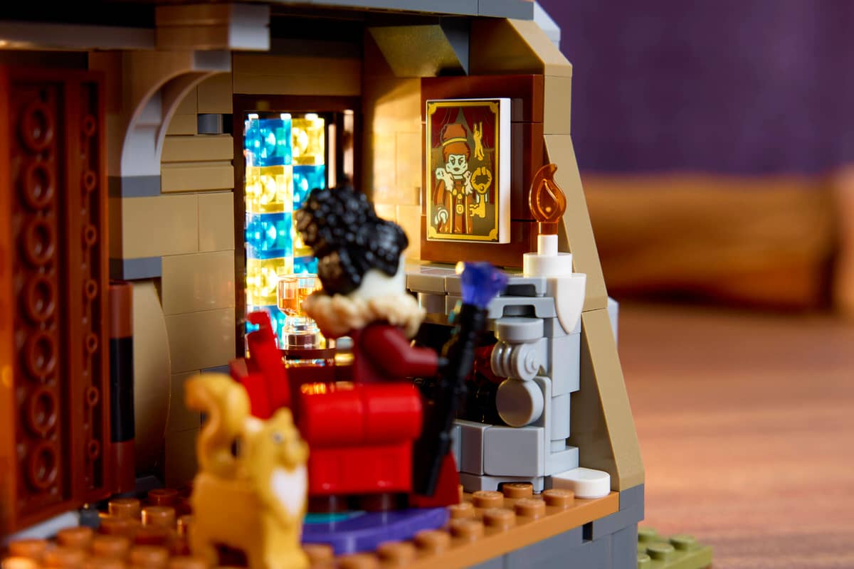 LEGO® Icons Mayor Manor (11383)