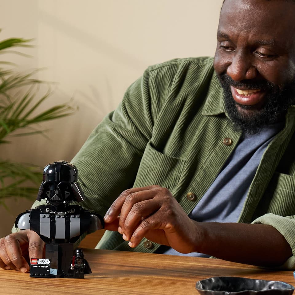 LEGO® Star Wars™ Darth Vader™ Bust (75439)