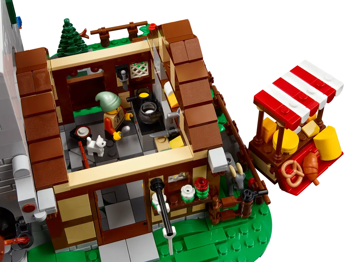 LEGO® Icons Medieval Town Square (10332)