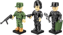 German Tank Crew - 3 figures & accessories