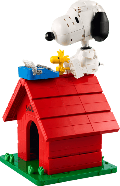 LEGO® Ideas Peanuts Snoopy's Doghouse (21368)