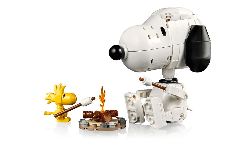 LEGO® Ideas Peanuts Snoopy's Doghouse (21368)