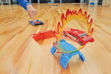 Flat 2 Fast Stunt 2-Pack Playset