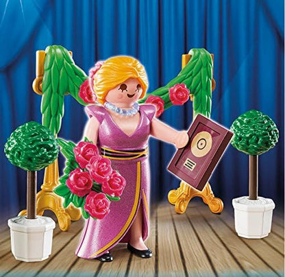 Celebrity with Award (PM-4788)
