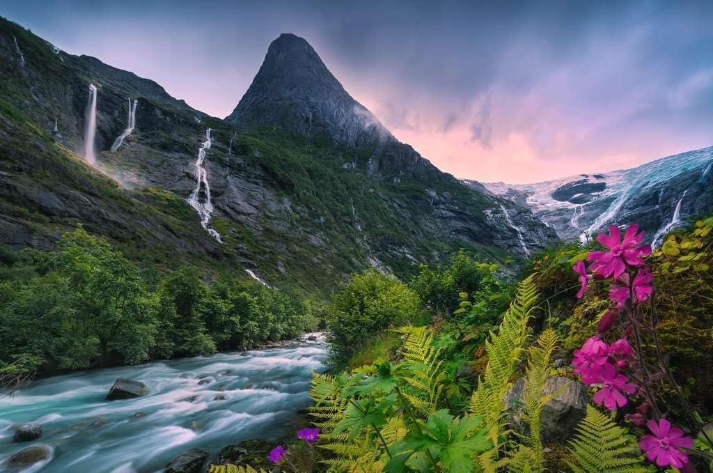 Stunning Mountain Vibes 4000pc Puzzle