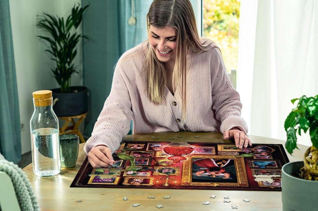 Disney Villainous: Queen of Hearts 1000pc