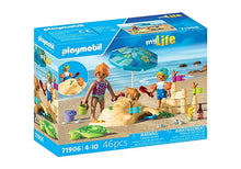 Family Fun at the Beach (PM-71906)