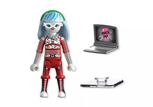 Ghoulia Yelps