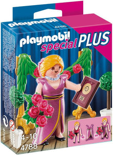 Celebrity with Award (PM-4788)