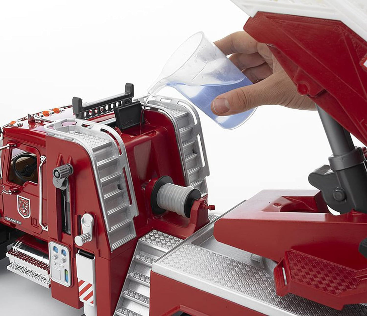 Bruder 02821 MACK Granite Fire Engine w/ Water Pump and Light & Sound 24.12.12