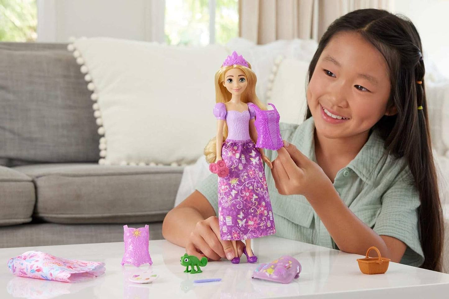 Disney Princess Fashion Storytelling Doll - Rapunzel