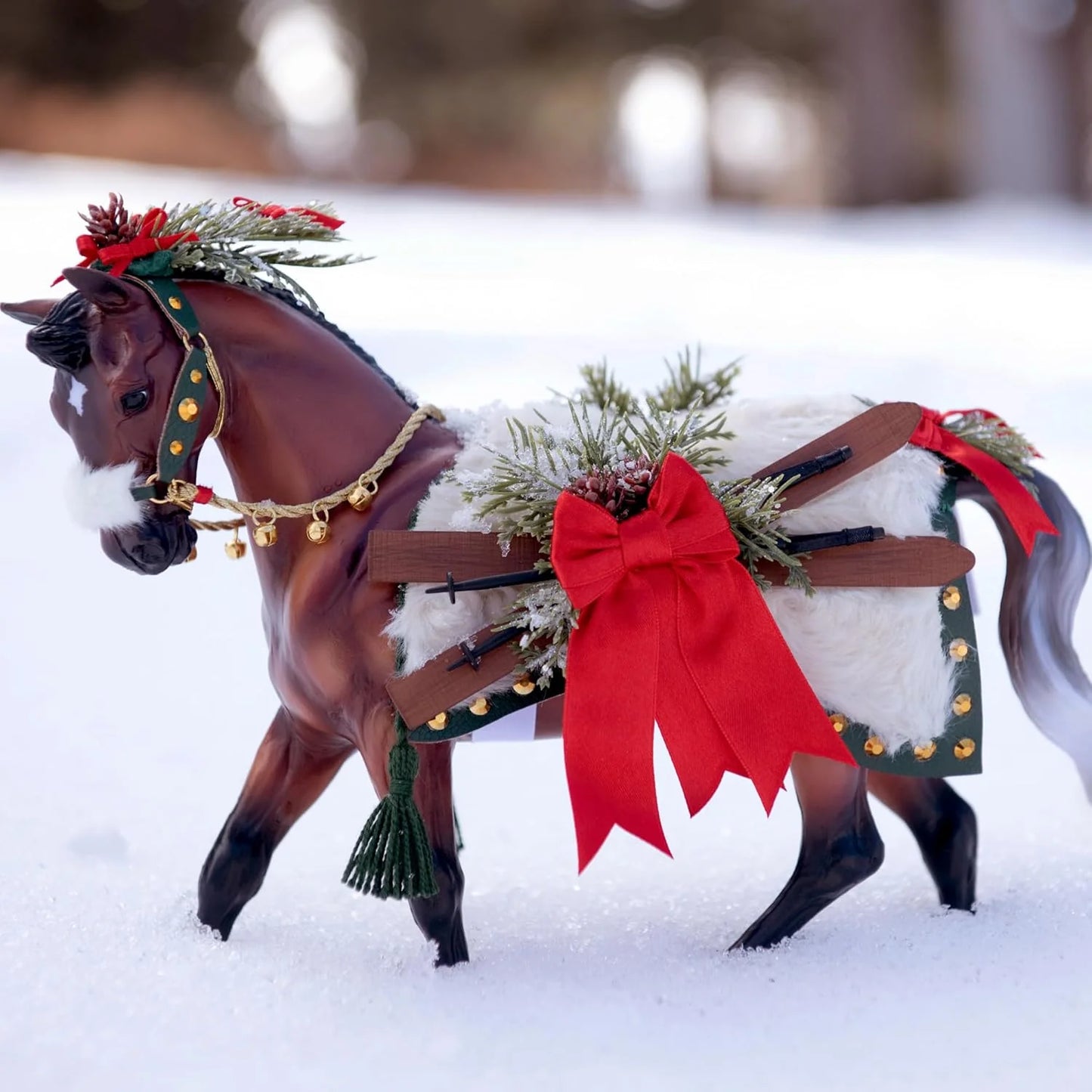 Apres Ski -2024 Holiday Horse 1:9
