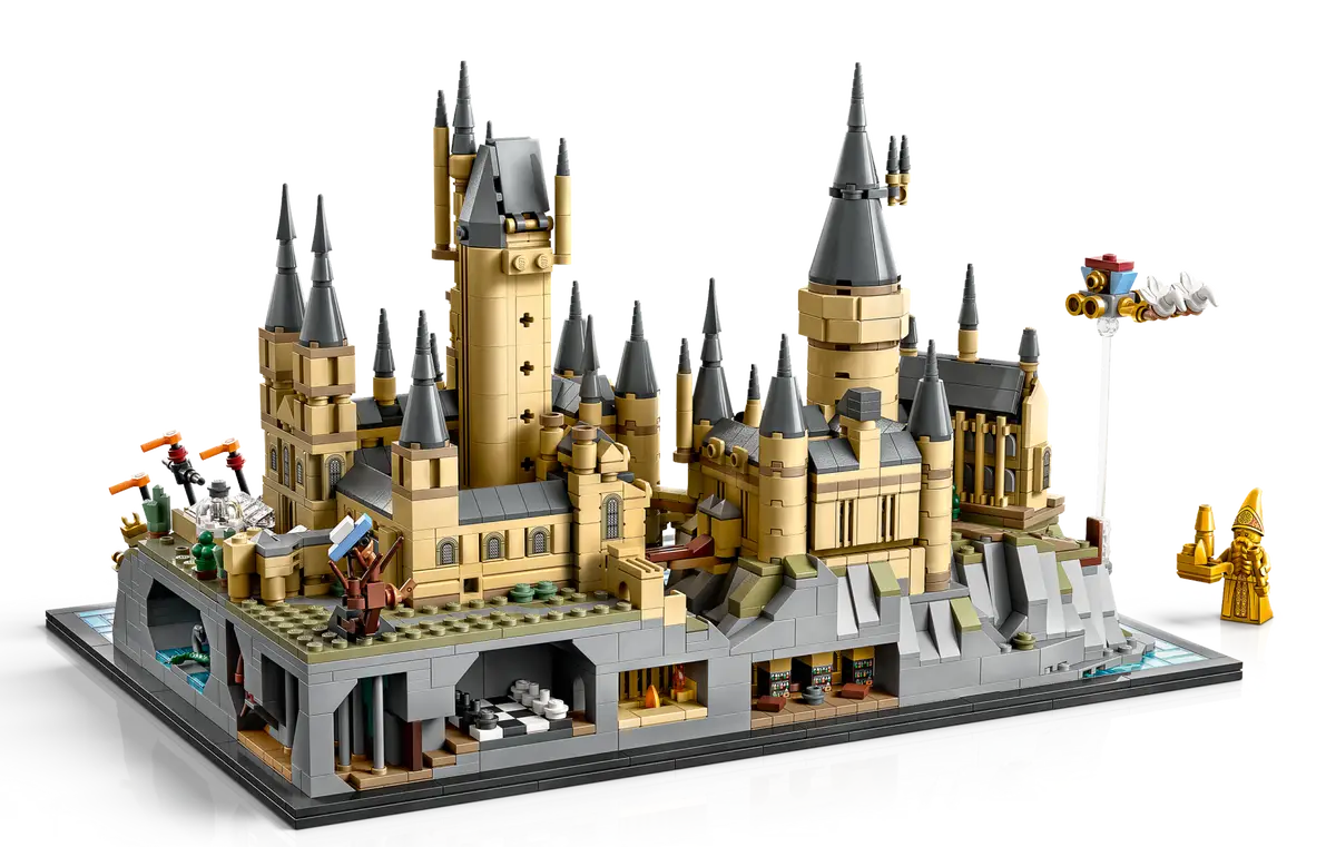 LEGO® Harry Potter™ Hogwarts  Castle and Grounds (76419)
