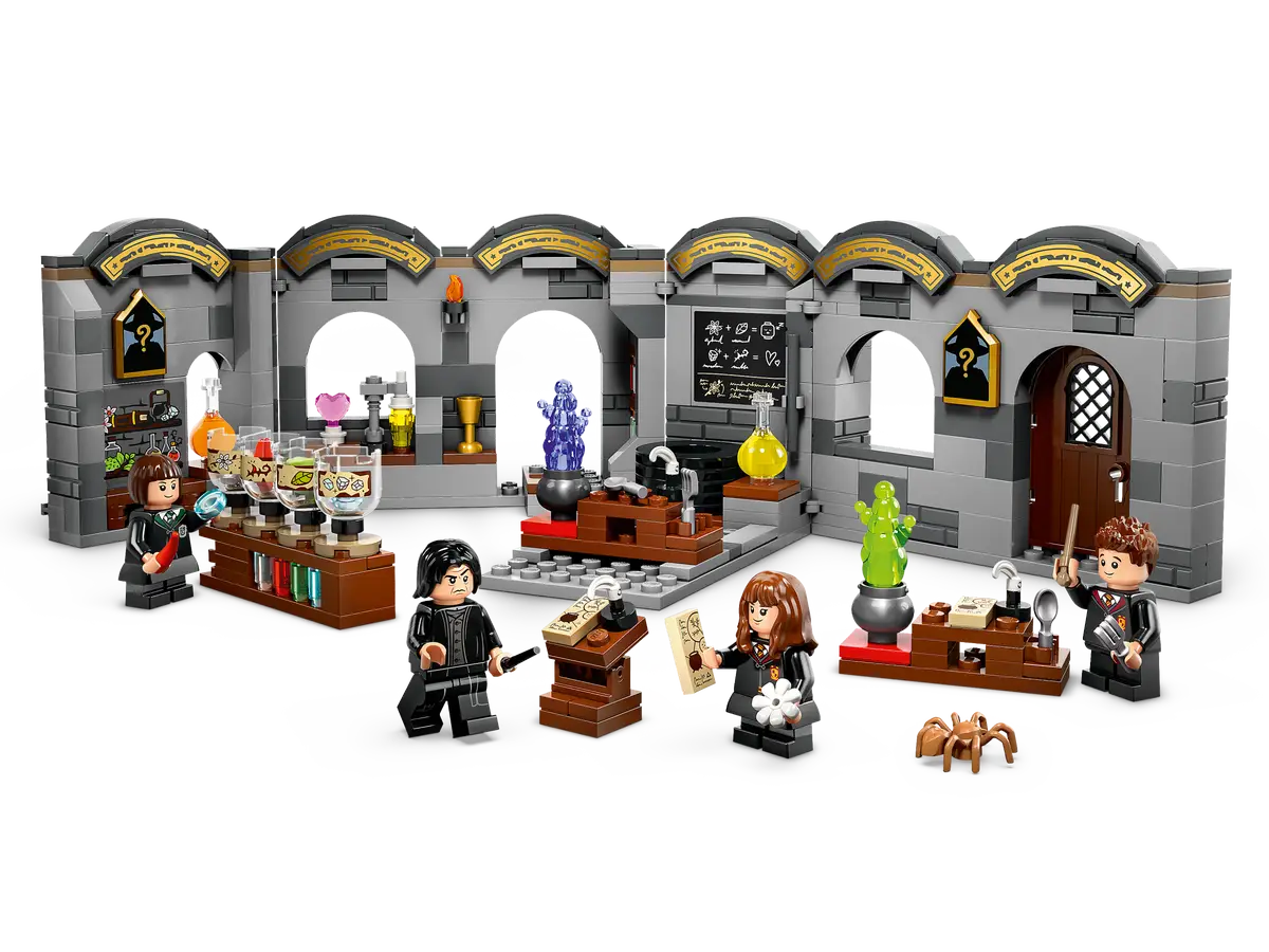 LEGO® Harry Potter™ Hogwarts  Castle: Potions Class (76431)