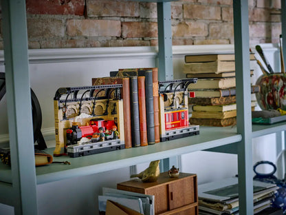 LEGO® Harry Potter™ Book Nook: Hogwarts Express (76450)
