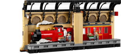 LEGO® Harry Potter™ Book Nook: Hogwarts Express (76450)