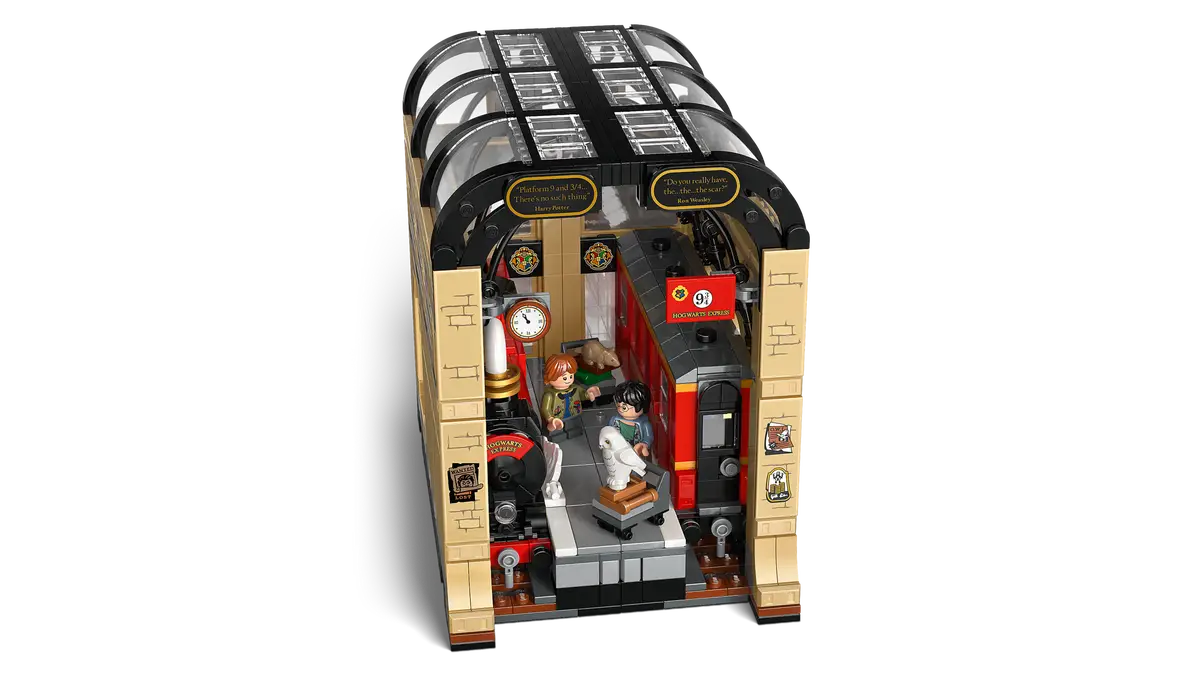 LEGO® Harry Potter™ Book Nook: Hogwarts Express (76450)