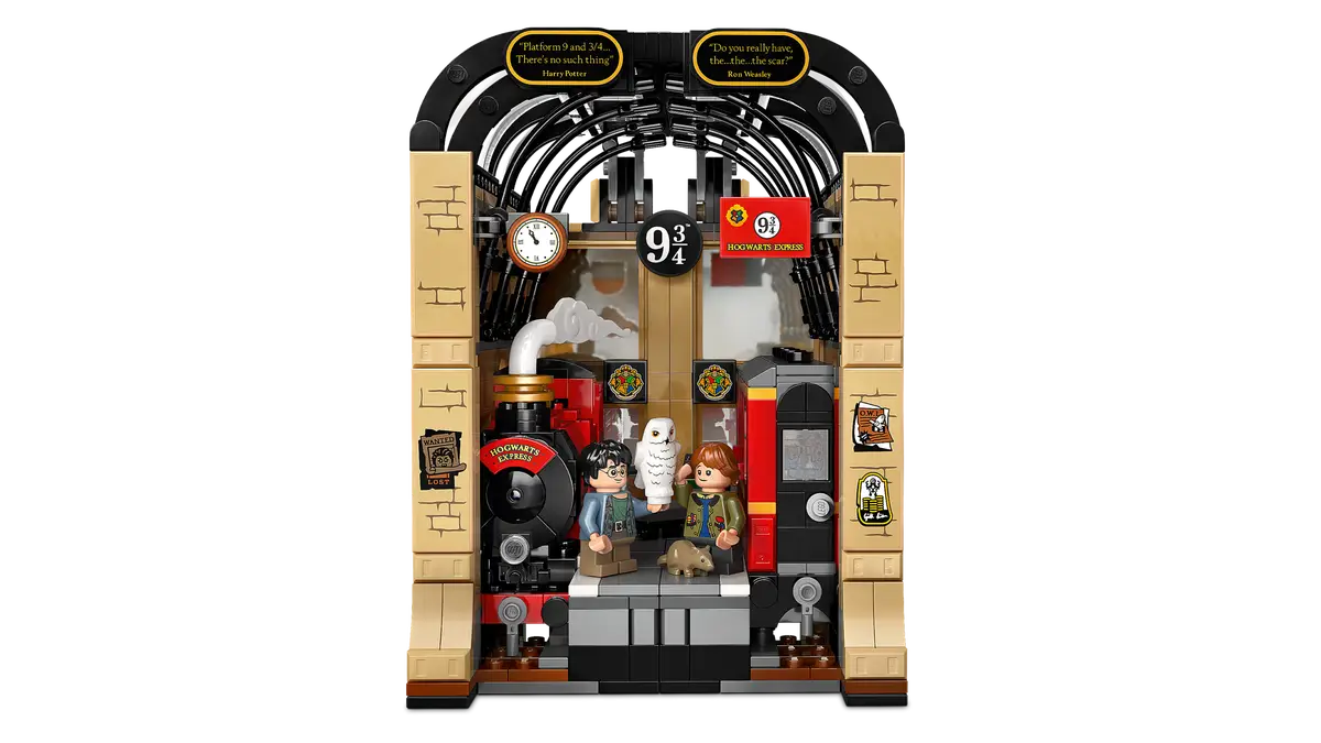LEGO® Harry Potter™ Book Nook: Hogwarts Express (76450)