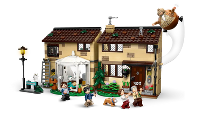 LEGO® Harry Potter™ Privet Drive: Aunt Marge's Visit (76451)