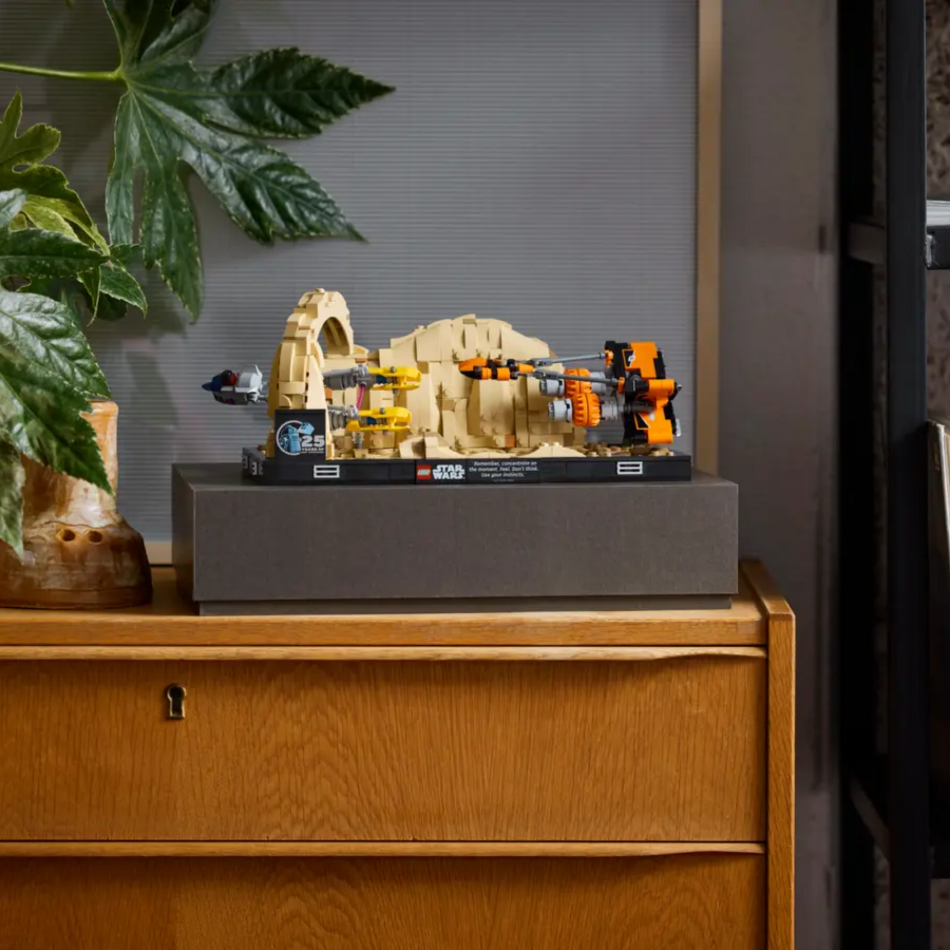 LEGO_Star_Wars_Mos_Espa_Podrace__Diorama