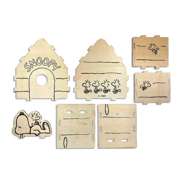 Peanuts: Color-in' Wooden Birdhouse Kit