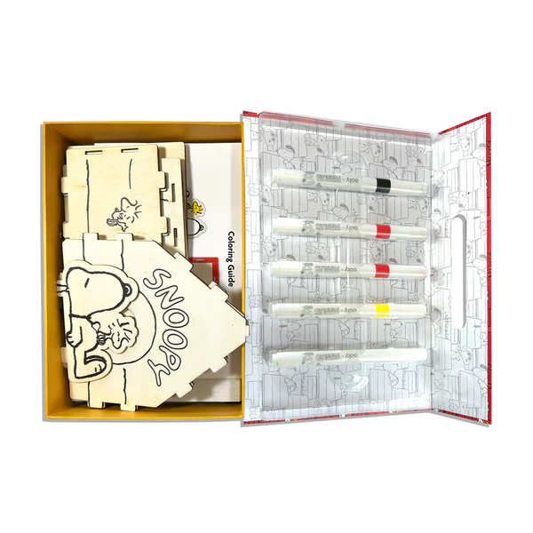 Peanuts: Color-in' Wooden Birdhouse Kit