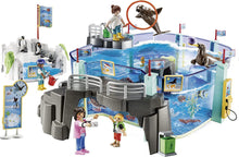 Day at the Aquarium (PM-70537)
