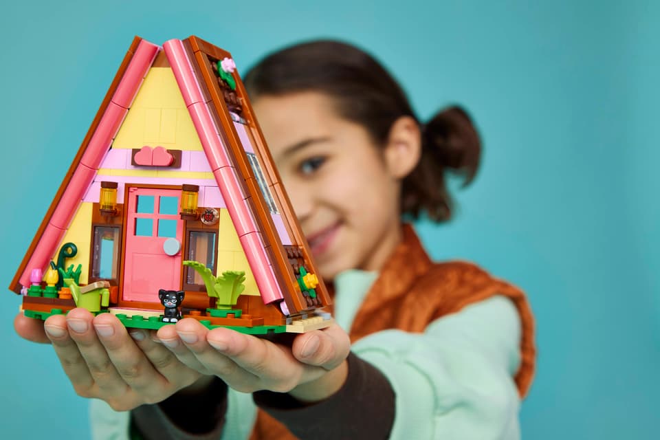 LEGO® Friends Nature Glamping Cabin (42682)