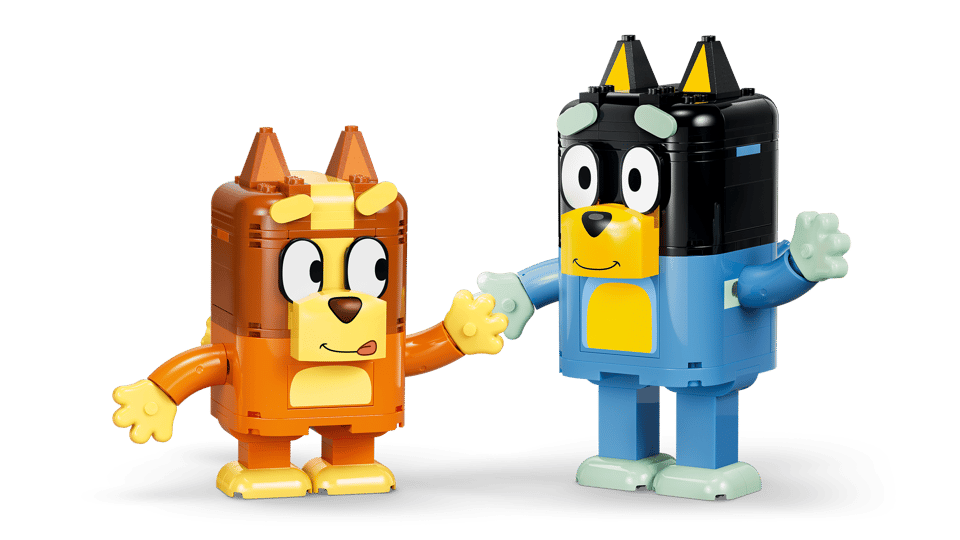 LEGO® Bluey Brick-Built Bluey Family (11217)