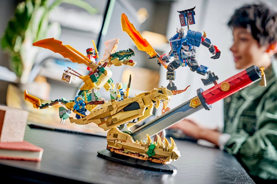LEGO® NINJAGO® Battle at the Dragon's Blade (71871)