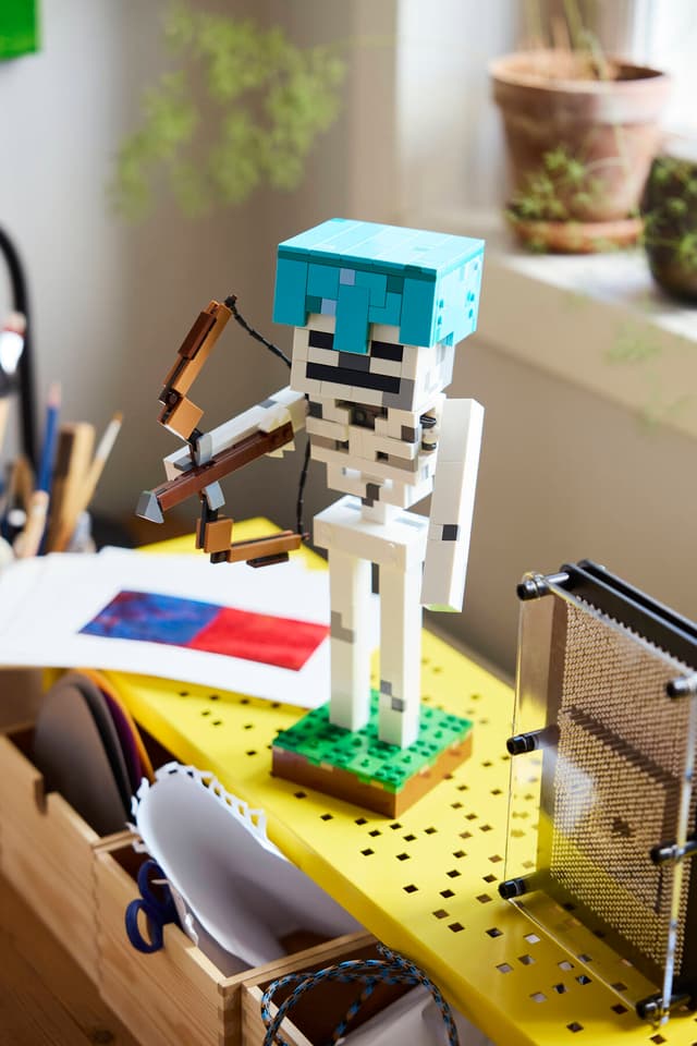 LEGO® Minecraft® The Skeleton (21594)