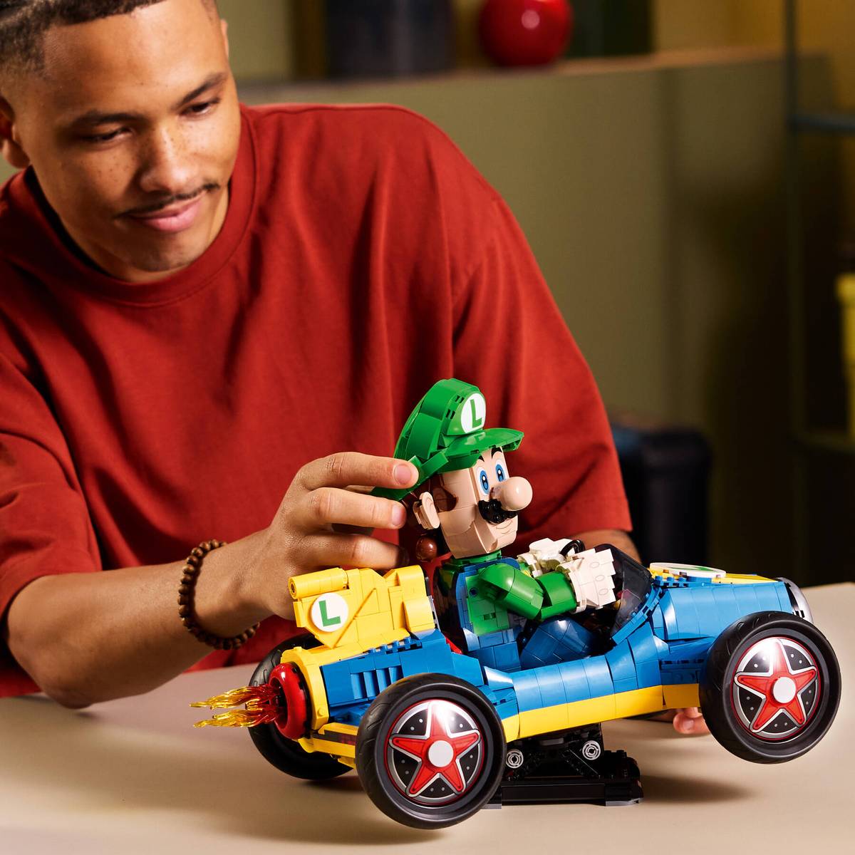 LEGO® Super Mario™ Kart Luigi & Mach 8 (72050)