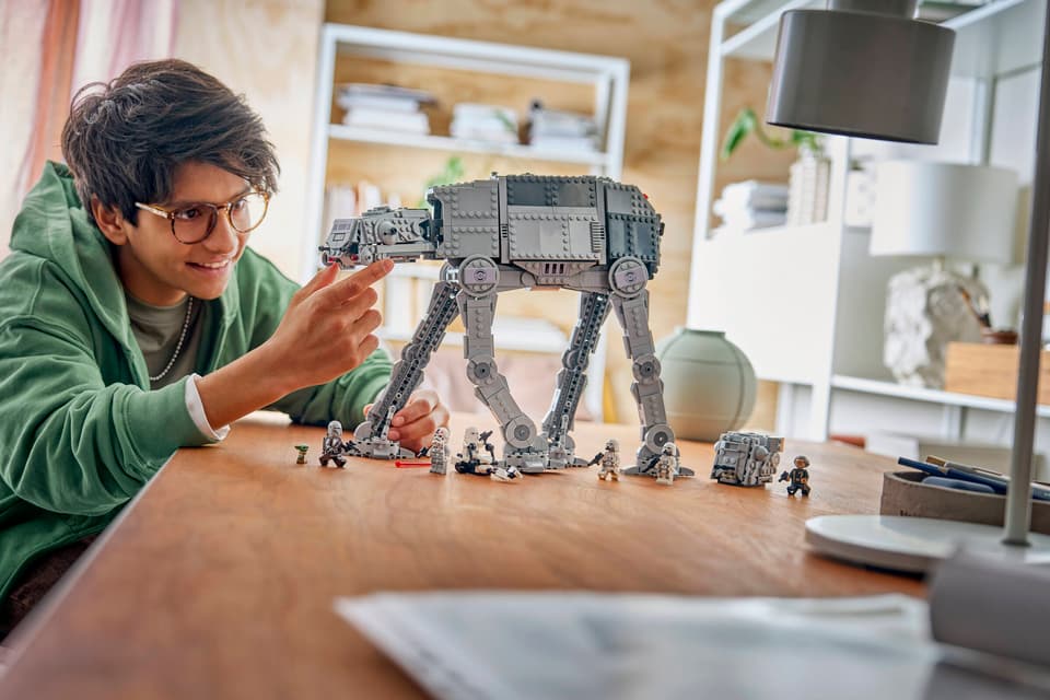 LEGO® Star Wars™ Imperial Remnant AT-AT with INT-4 (75454)