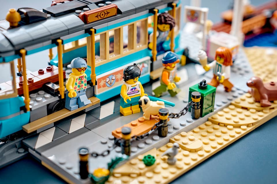 LEGO® City Classic Beach Streetcar (60506)