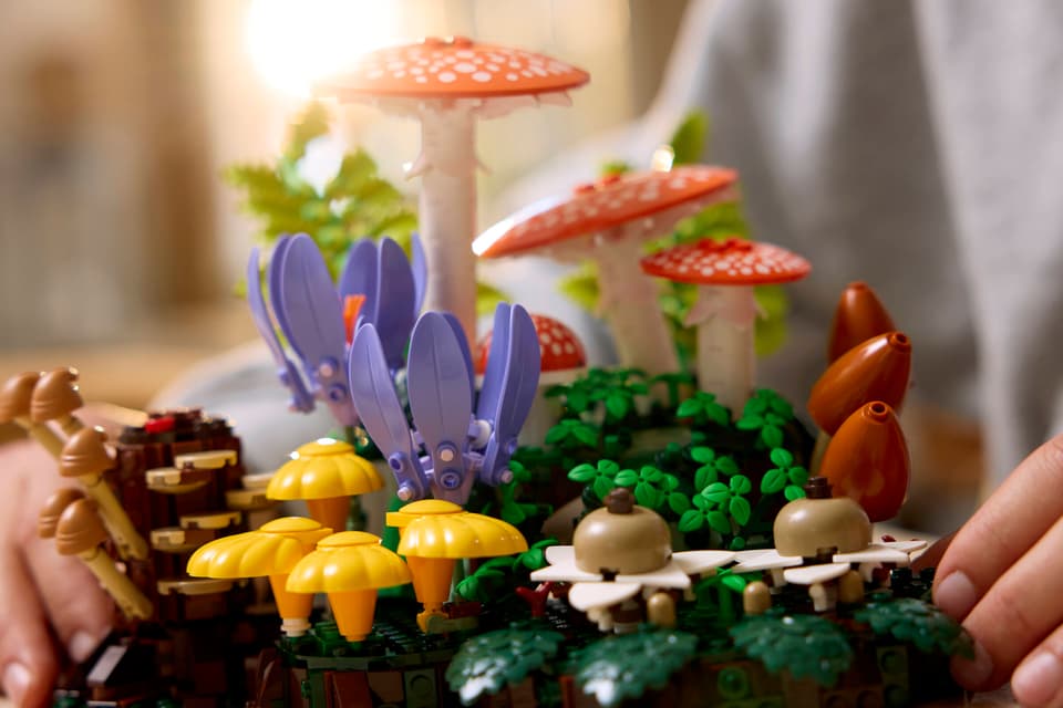 LEGO® Botanicals Woodland Mushrooms (11505)