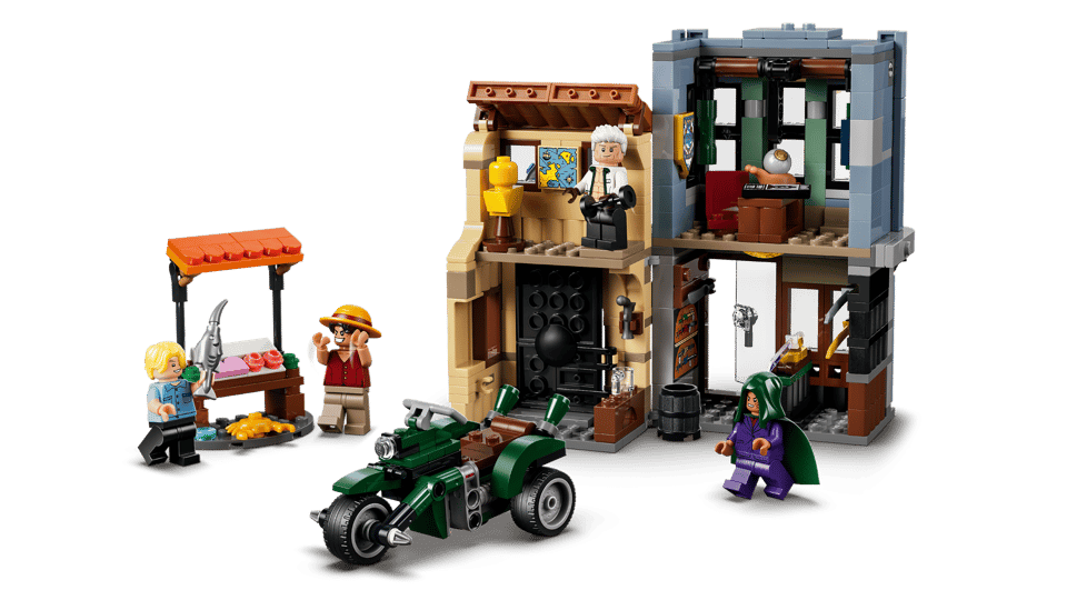 LEGO® One Piece Showdown with Captain Smoker (75642)