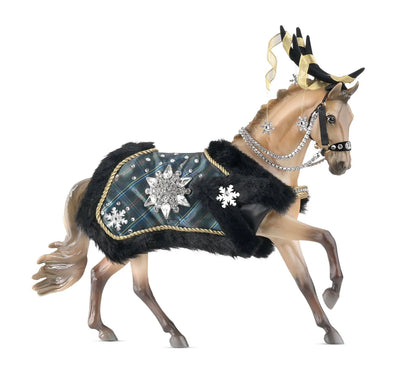 Highlander 2023 Holiday Horse